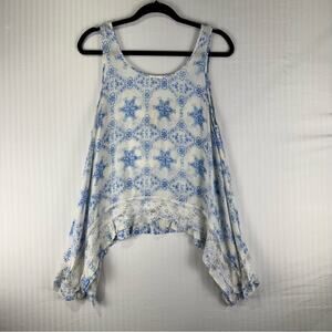 Mimi Chica Sleeveless Rayon Blouse White & Blue Print Size Medium Asymmetrical